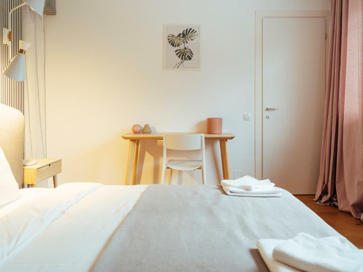 Boutique Luxury Flats - La Maison Du Petit Paris ブカレスト エクステリア 写真
