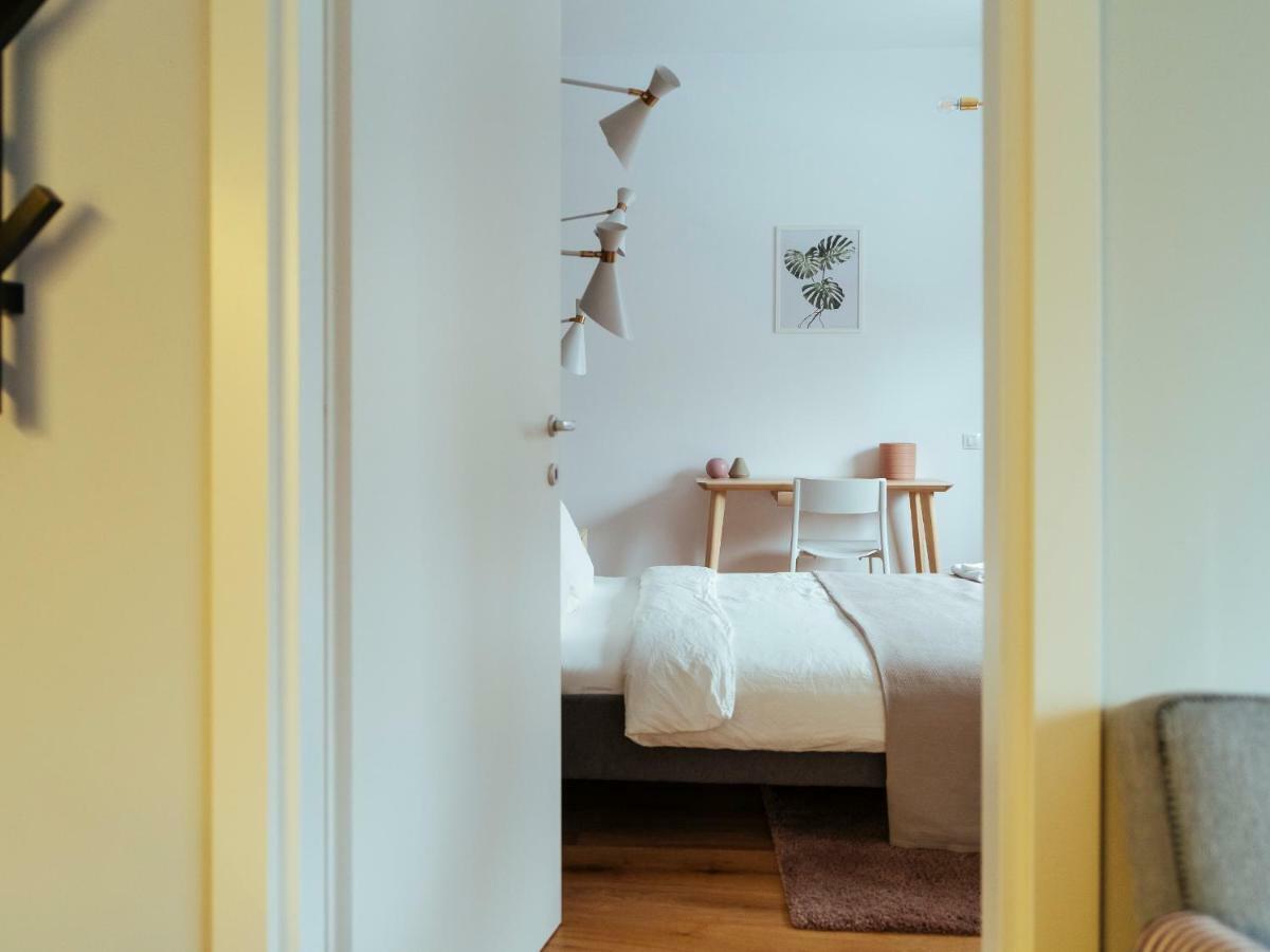 Boutique Luxury Flats - La Maison Du Petit Paris ブカレスト エクステリア 写真